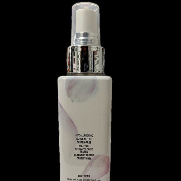 NWOB Illuminating Setting Spray - Picture 2 of 2